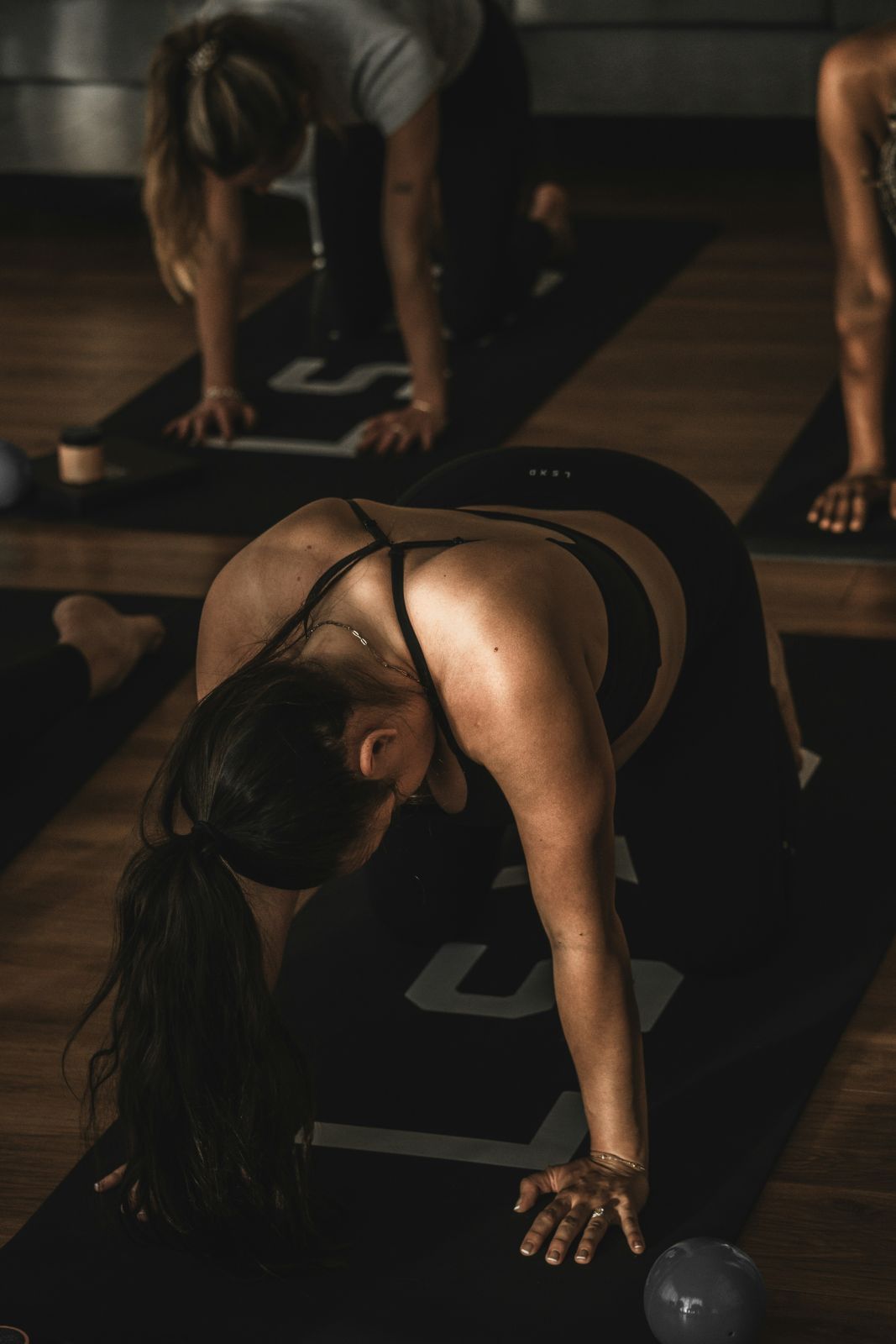 Ejercicio de Pilates para la movilidad de la columna
